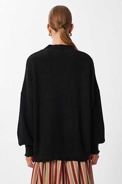 Happiness İstanbul Dámsky čierny oversize základný pletený sveter mx00126