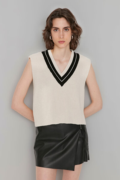 Trendyol Collection Crop V-Neck Stone Knitwear Sweater - Twoaw21Bz0135