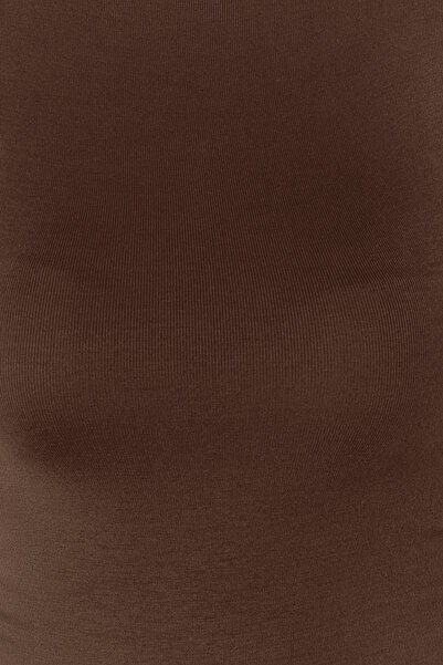 Trendyol Collection Bluză tricotată asimetrică, maro, cu guler ridicat, cu detaliu de adunare/drop, montată pe corp TWOSS24BZ00534