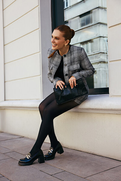 Trendyol Collection Limited Edition Black and White Plaid Crew Neck Cashmere Jacket Twoaw26Ce00033