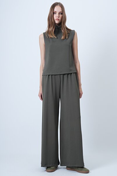 Trend Alaçatı Stili Women's Khaki Turtleneck Sleeveless Blouse and Wide Leg Pants Set Alc-X14663