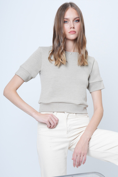 Trend Alaçatı Stili Khakifarbene Strickbluse mit Rundhalsausschnitt und Perlen für Damen ALC-X14637