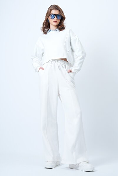 Trend Alaçatı Stili Women's White Special Stitch Detail Sweatshirt and Comfortable Cut Ribbed Pants Set Alc-X14608