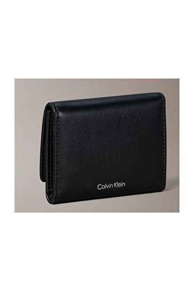 Calvin Klein Emblem Hardware Medium Trifold