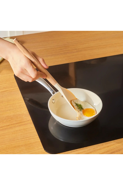 Karaca Pánev Swiss Crystal Almond Cream s nepřilnavým povrchem pro indukční vaření s rukojetí z nerezové oceli, 16 cm, krémová