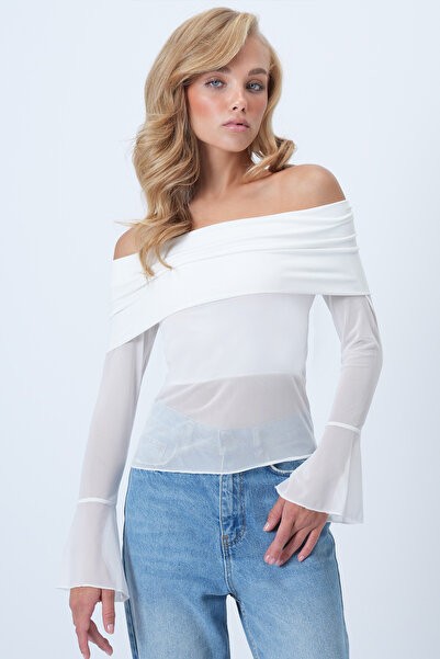 Trend Alaçatı Stili Γυναικεία λευκή μπλούζα με λεπτομέρεια από τούλι με γιακά Madonna Alc-X14501