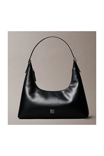 Calvin Klein Emblem bőr válltáska