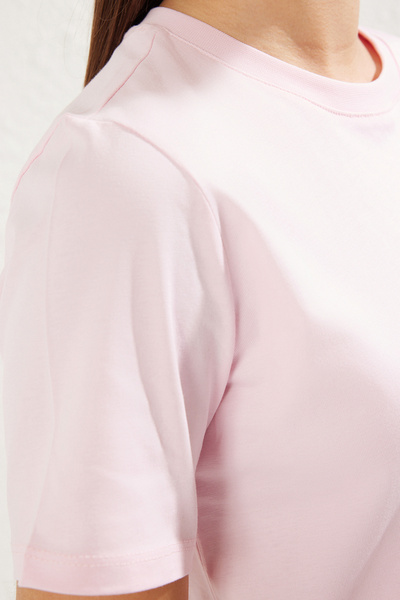 Trendyol Collection Ανοιχτό ροζ 100% χοντρό βαμβακερό μπλουζάκι Premium Basic με λαιμόκοψη TWOSS23TS00042