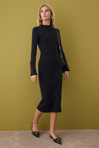 Trendyol Collection Μαύρο γιακά με εφαρμογή/στενό στο σώμα με κουμπιά Midi πλεκτό φόρεμα TWOAW26EL00218