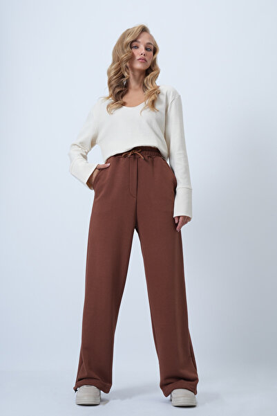 Trend Alaçatı Stili Women's Brown Double Pocket Knitted Trousers with Elastic Waist and Cuffs Alc-X14580