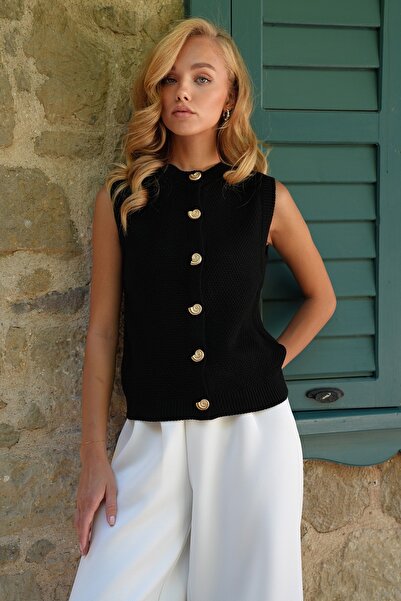 Trend Alaçatı Stili Жіночий чорний жилет з велосипедним коміром, золотистими ґудзиками та фактурним трикотажем ALC-X14455
