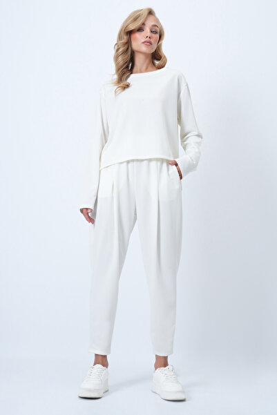 Trend Alaçatı Stili Női Ecru Crew nyakú, bő szabású blúz és elöl redőzött, dupla zsebes nadrág szett ALC-X14553