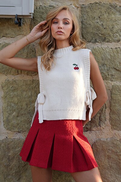 Trend Alaçatı Stili Women's Vanilla Cherry Embroidered Side Tie Sweater Alc-X14463