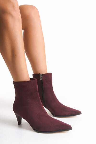 TRENDYOL SHOES Γυναικείες μπότες με λεπτό τακούνι με μυτερή μύτη από μπορντό σουέντ TAKAW26BO00049