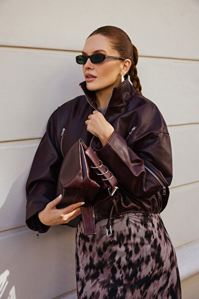 Trendyol Collection Кафяво тънко яке тип бомбър от изкуствена кожа с голям размер TWOAW26MO00053