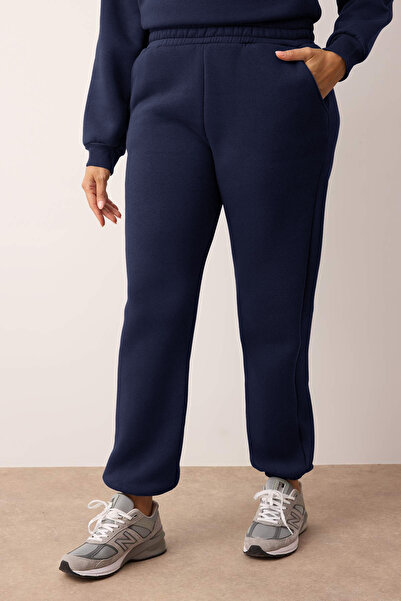 Trendyol Curve Тъмносин дебел поляризиран комплект от трикотажен спортен екип с цип и яка TBBAW26TS00003