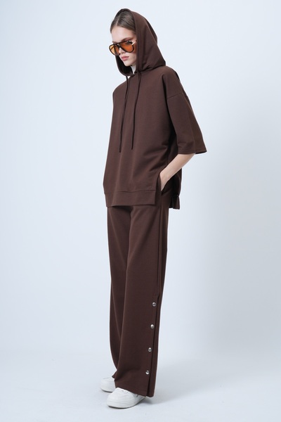 Trend Alaçatı Stili Women's Brown Hooded Sweatshirt with Side Slits and Wide Leg Pants Set Alc-X14607