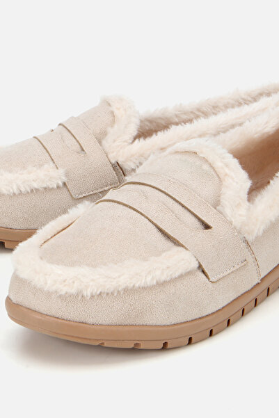 Yaya by Hotiç Жіночі бежеві м'які лофери з хутром