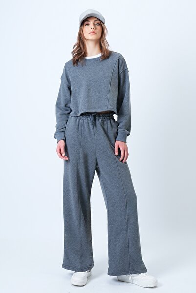 Trend Alaçatı Stili Women's Anthracite Special Stitch Detail Sweatshirt and Comfortable Cut Ribbed Pants Set Alc-X14608