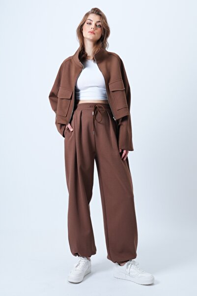 Trend Alaçatı Stili Women's Brown Baggy Fit Knitted Trousers with Elastic Waist and Cuffs and Pleated Detail Alc-X14629