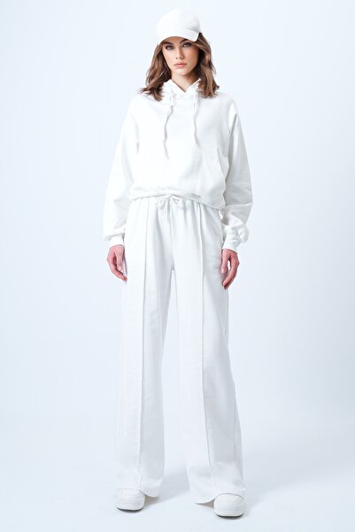 Trend Alaçatı Stili Women's White Kangaroo Pocket Crop Sweatshirt and Casual Fit Trousers Set Alc-X14609
