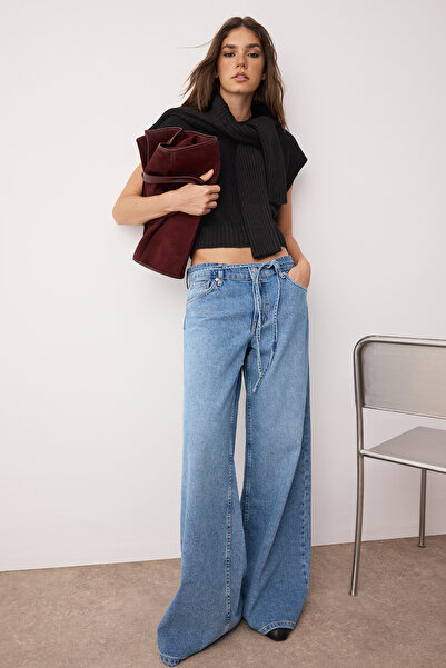 Trendyol Collection Черен къс плетен пуловер с кръгло деколте TWOAW24SV00005