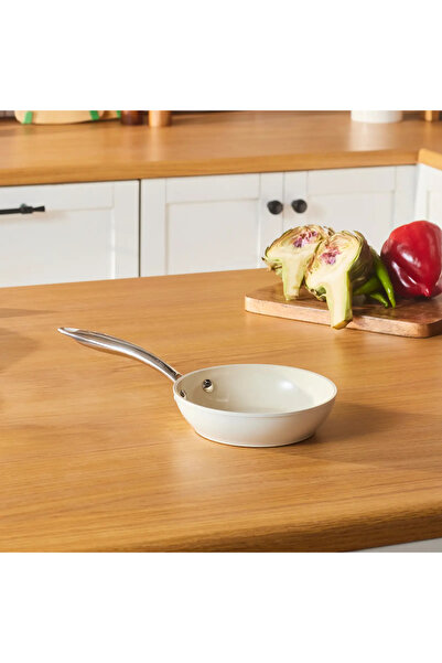 Karaca Pánev Swiss Crystal Almond Cream s nepřilnavým povrchem pro indukční vaření s rukojetí z nerezové oceli, 16 cm, krémová