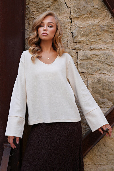 Trend Alaçatı Stili Women's Ecru V-Neck Basic Blouse Alc-X14482