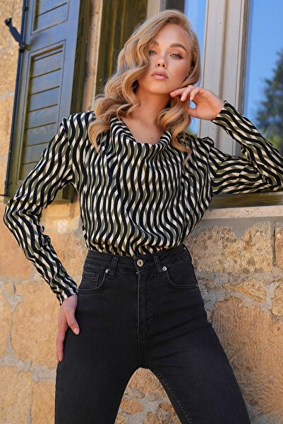 Trend Alaçatı Stili Women's Green-Black Degaje Collar Shoulder Draped Basic Blouse Alc-X14374