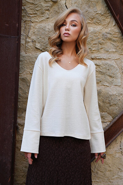 Trend Alaçatı Stili Women's Ecru V-Neck Basic Blouse Alc-X14482