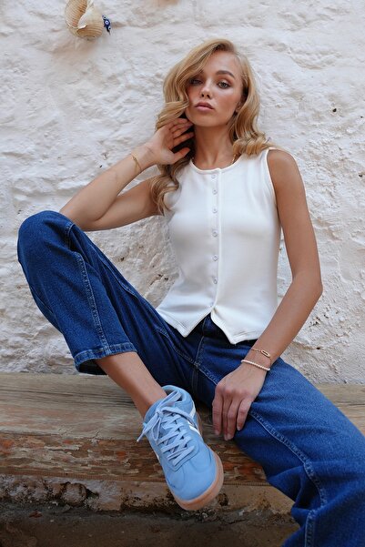 Trend Alaçatı Stili Women's Ecru Crew Neck Buttoned Vest Alc-X14474