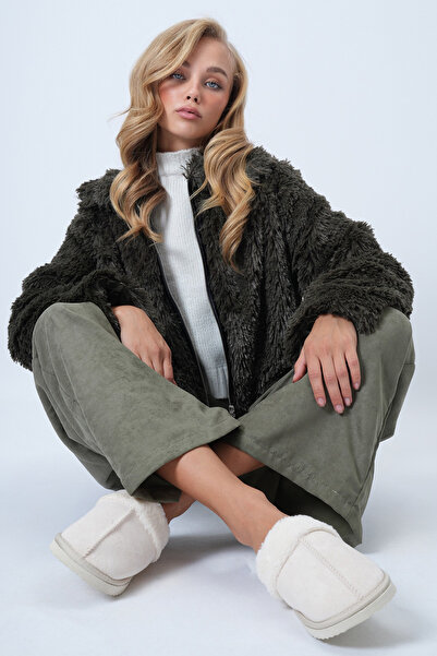 Trend Alaçatı Stili شبشب نسائي منفوش من الفرو باللون البيج ALC-X14492