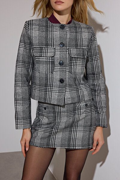 Trendyol Collection Limited Edition Black and White Plaid Crew Neck Cashmere Jacket Twoaw26Ce00033