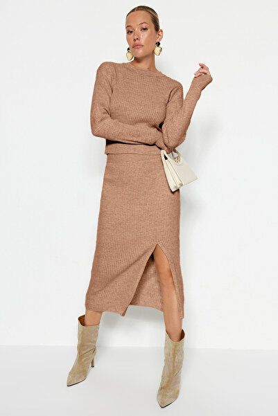 Trendyol Collection Комплект кратка пола от камилски трикотаж - TWOAW23AU00240