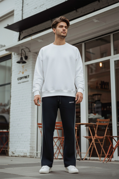 Trendyol Collection Μπλε σκούρο μπλε ίσιο κόψιμο ριγέ κεντημένο με γράμματα χοντρό αθλητικό παντελόνι TMNAW26EA00001