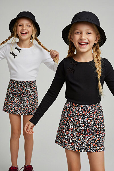 TRENDYOLKIDS Μαύρο-εκρού 100% βαμβακερό πλεκτό μπλουζάκι για κορίτσια με κανονικό λαιμόκοψη TKDAW26TS00013