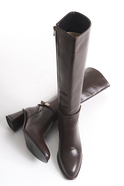 TRENDYOL SHOES Hnědé prémiové boty z umělé kůže na podpatku TAKAW26CZ00025