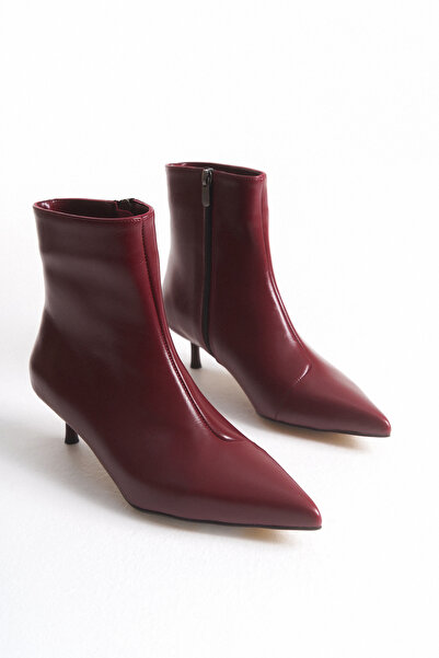 TRENDYOL SHOES Vínové kotníkové boty se špičatou špičkou na tenkém podpatku TAKAW26BO00045