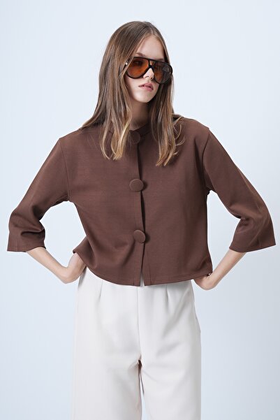 Trend Alaçatı Stili Γυναικείο μπουφάν με καφέ επικάλυψη με κουμπιά με λαιμόκοψη ειδικής σχεδίασης ALC-X14647