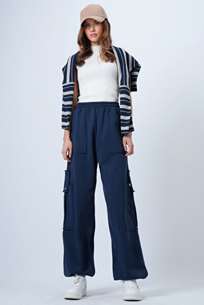 Trend Alaçatı Stili Women's Navy Blue Cargo Pocket Stitching Detail Cotton Jogger Pants Alc-X14659