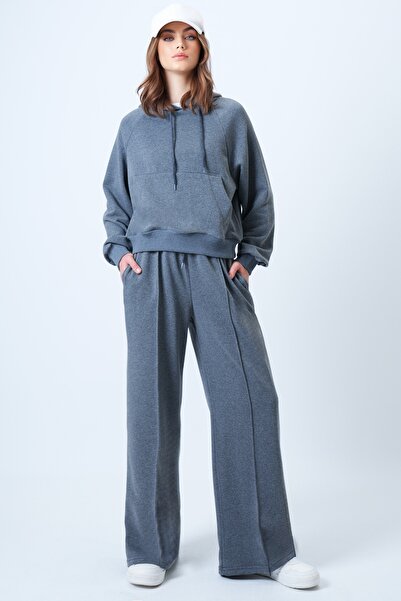 Trend Alaçatı Stili Women's Anthracite Kangaroo Pocket Crop Sweatshirt and Green Casual Cut Pants Set Alc-X14609