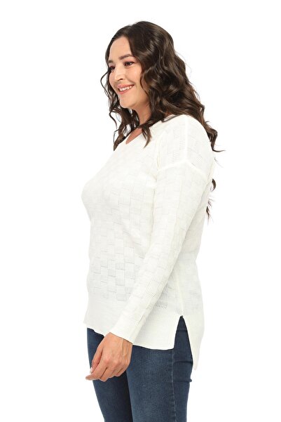 Ebsumu Women's Plus Size Square Pattern White Knitwear