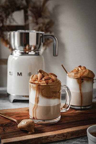 SMEG 50'S Style Süt Köpürtme Makinesi Krem