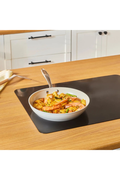 Karaca Pánev Swiss Crystal Almond Cream s nepřilnavým povrchem pro indukční vaření s rukojetí z nerezové oceli, 26 cm, krémová