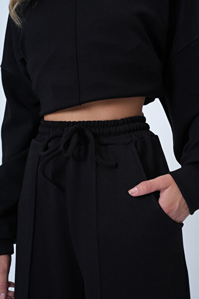 Trend Alaçatı Stili Women's Black Crew Neck Ribbed Stitching Blouse and Double Pocket Trousers Set Alc-X14543