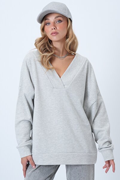 Trend Alaçatı Stili Women's Grimelange V-Neck Double-Breasted Cut Oversized Sweatshirt Alc-X14555