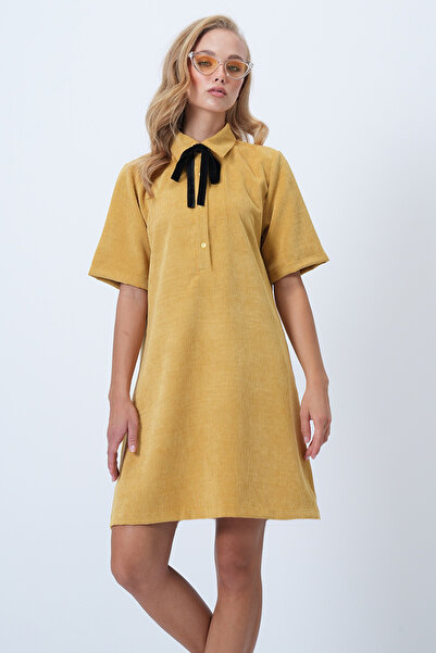 Trend Alaçatı Stili Női mustársárga pólógallér, félgombos, texturált bársony miniruha ALC-X14536