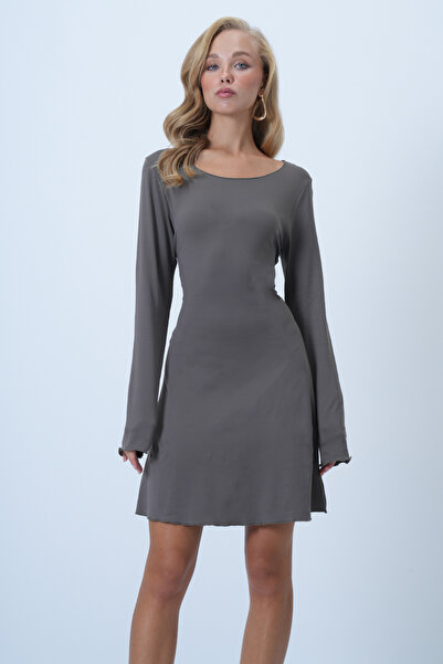 Trend Alaçatı Stili Kadın Gri Sırtı Biye Bağlama Detaylı Kloş Kesim Sandy Elbise ALC-X14552