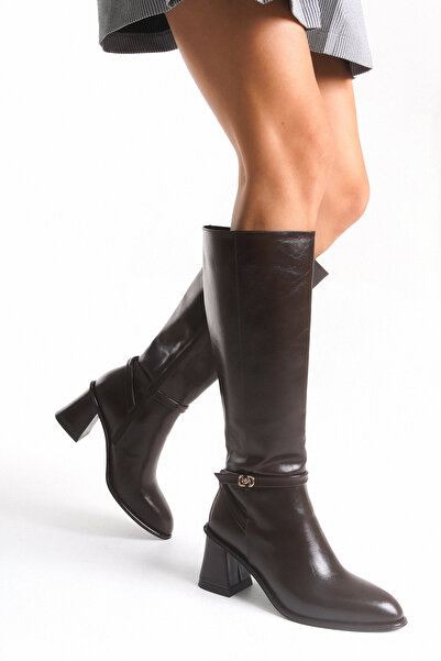 TRENDYOL SHOES Hnědé prémiové boty z umělé kůže na podpatku TAKAW26CZ00025