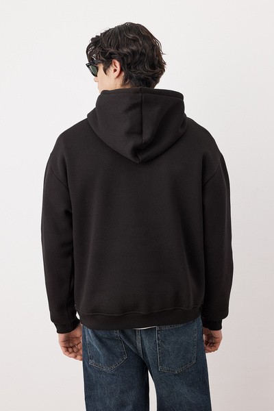 Trendyol Collection Oversize černá fleecová mikina s kapucí - TMNAW21sw2005